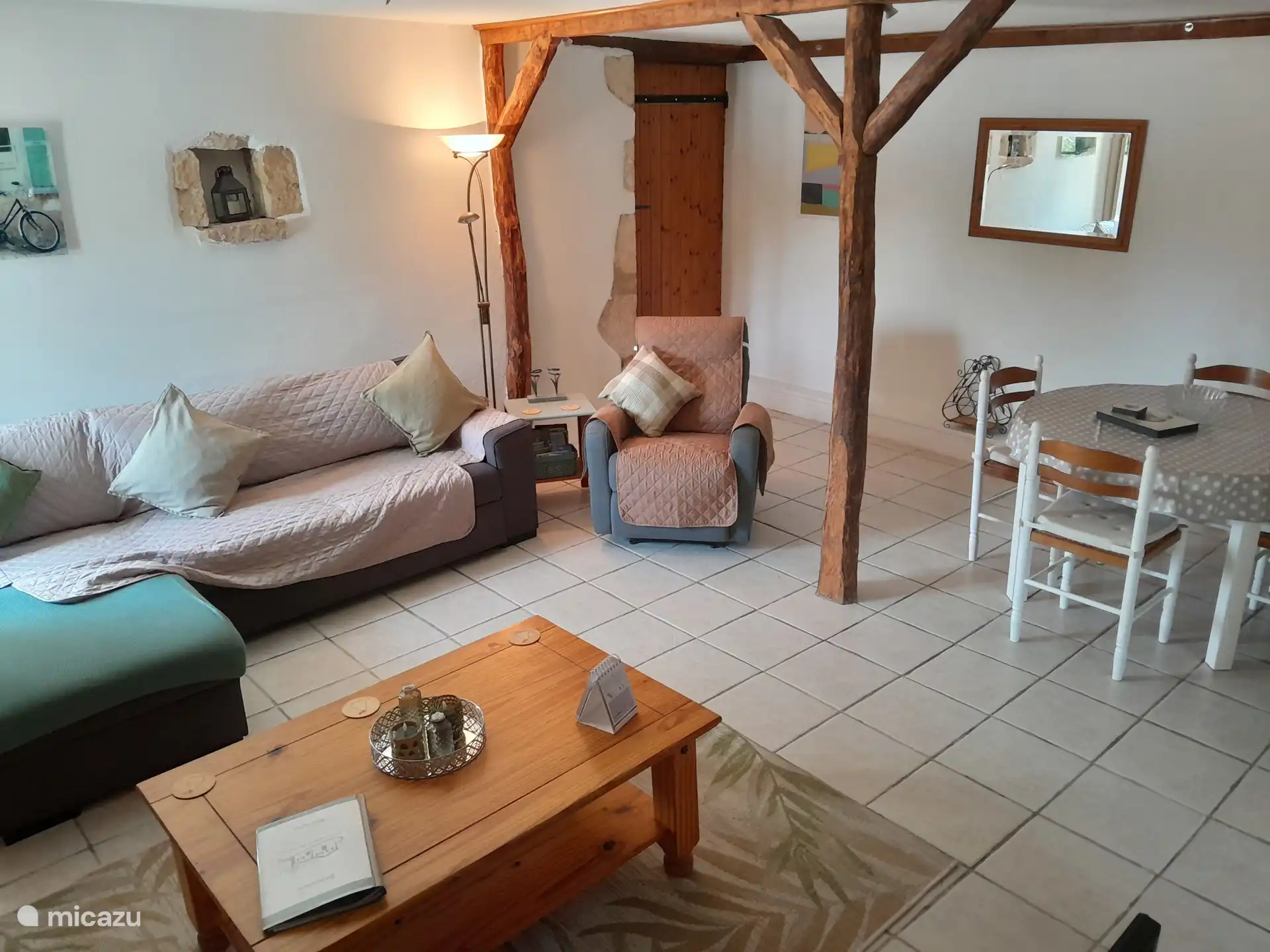 Wohnzimmer / Speisesaal