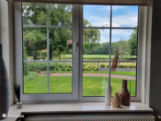 Casa Moos | Pays-Bas, Overijssel, Geesteren - maison de vacances Large vue depuis le séjour sur le jardin et les prairies, également une image fantastique en hiver quand il neige !