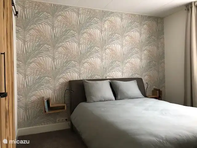 Casa Moos | Pays-Bas, Overijssel, Geesteren - maison de vacances Chambre au rez-de-chaussée avec lit double confortable avec matelas luxueux et couette quatre saisons.