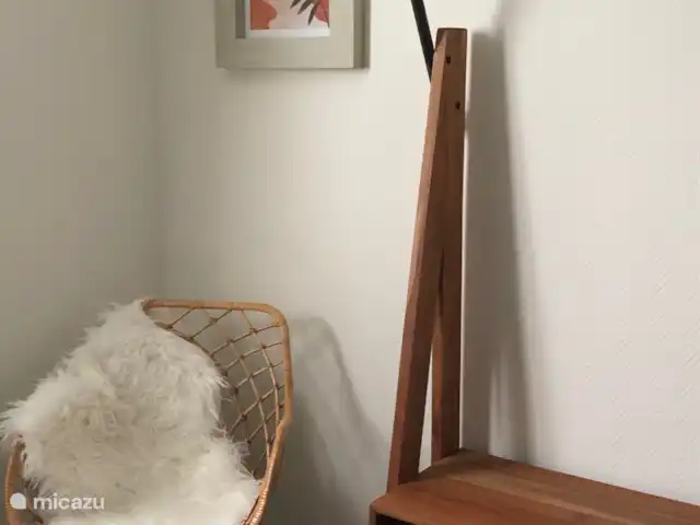 Casa Moos | Pays-Bas, Overijssel, Geesteren - maison de vacances La chambre dispose d'un meuble pour ranger les bagages et suspendre les vêtements.