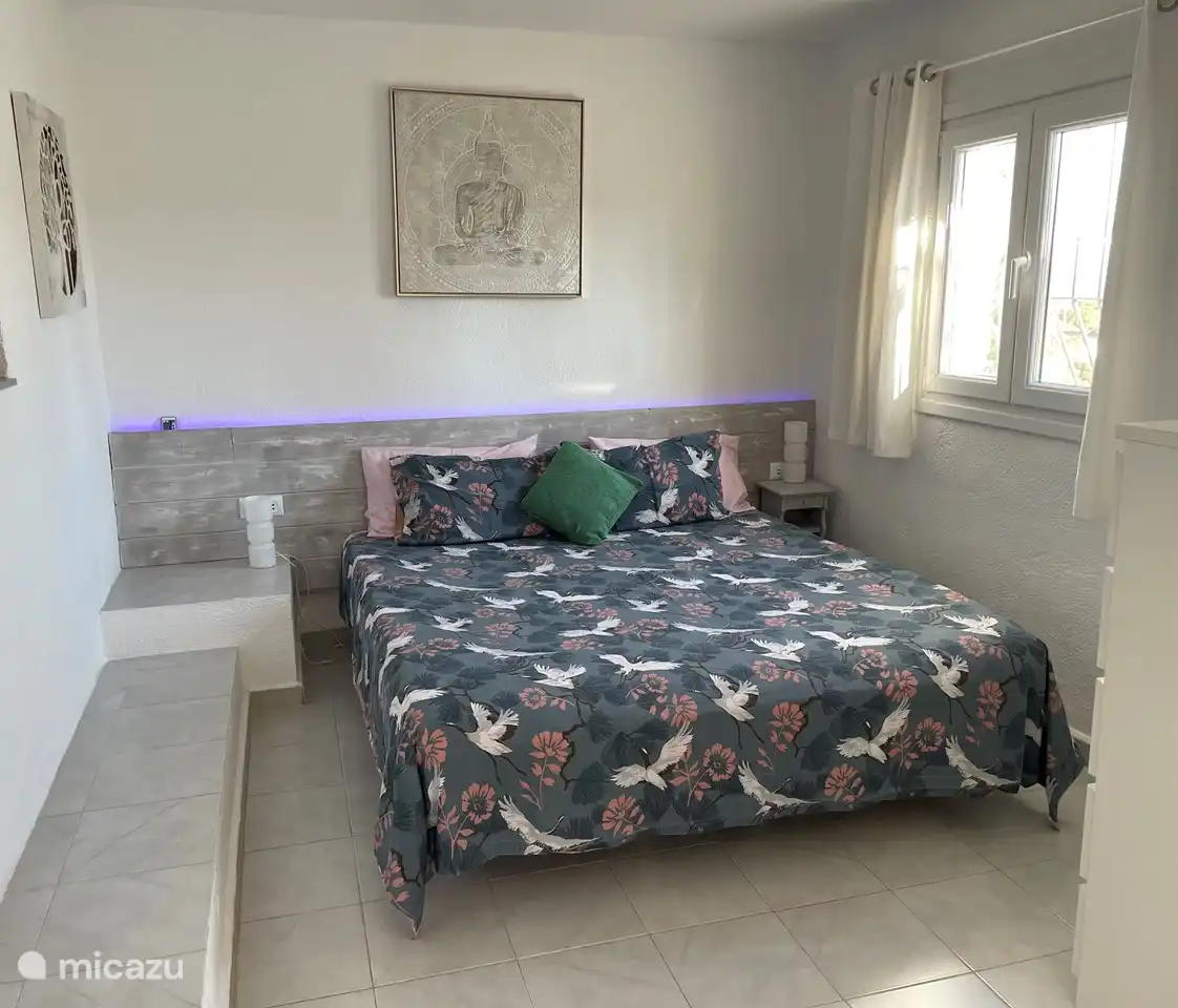 Slaapkamer met superkingsize opstelling (kan als tweeling worden opgesteld)