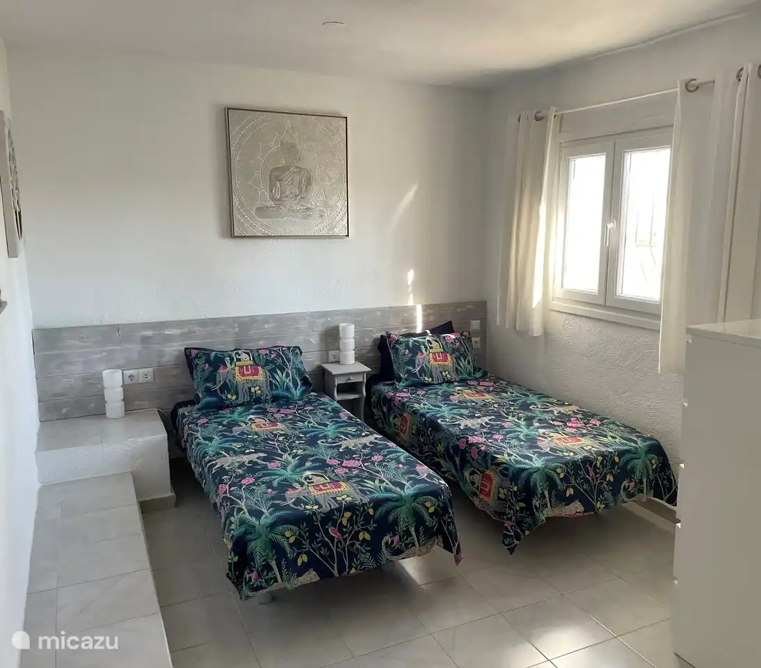 Slaapkamer met twin-opstelling (kan worden ingericht als superkingsize bed)