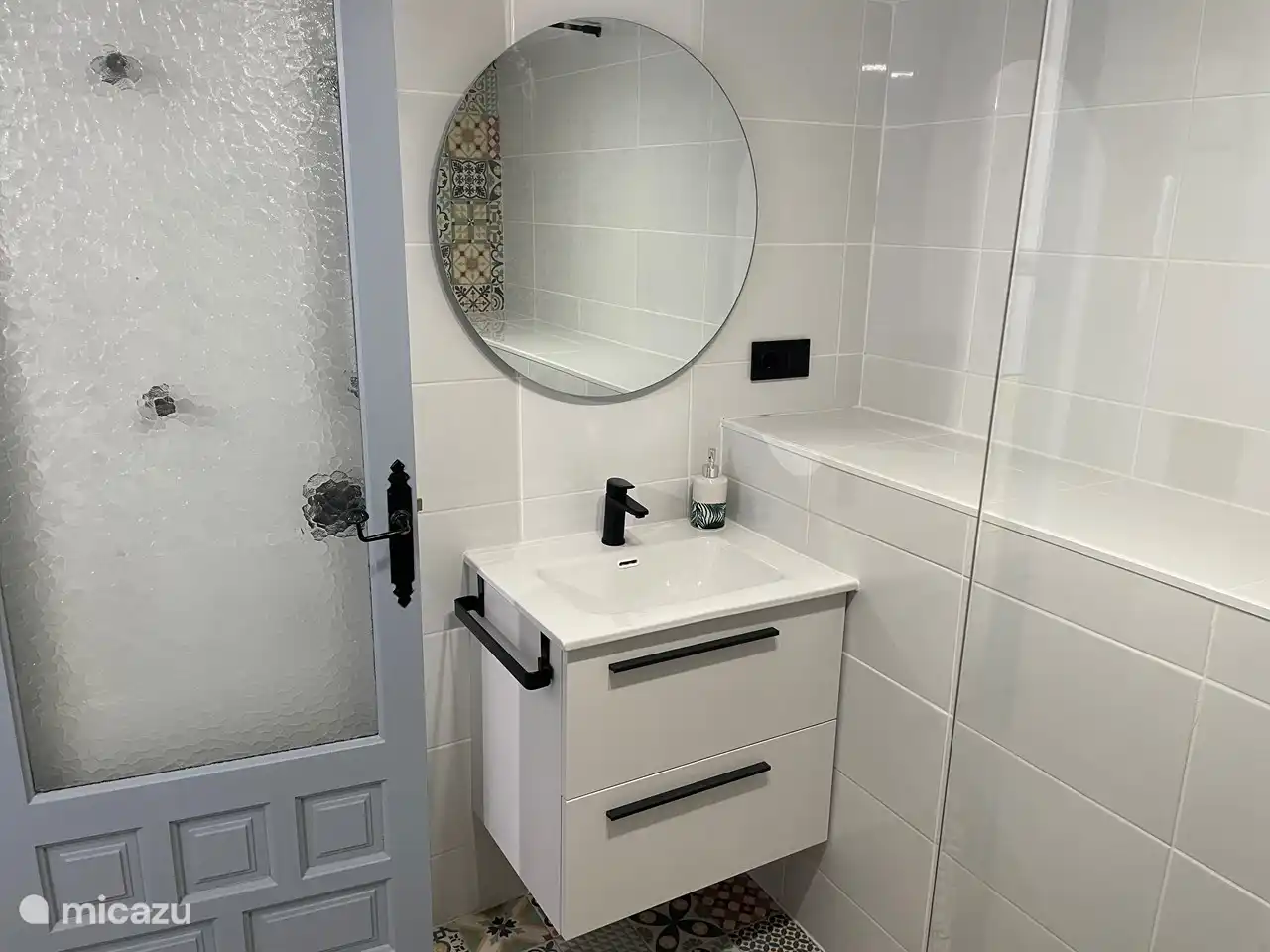 Badkamermeubel en wastafel