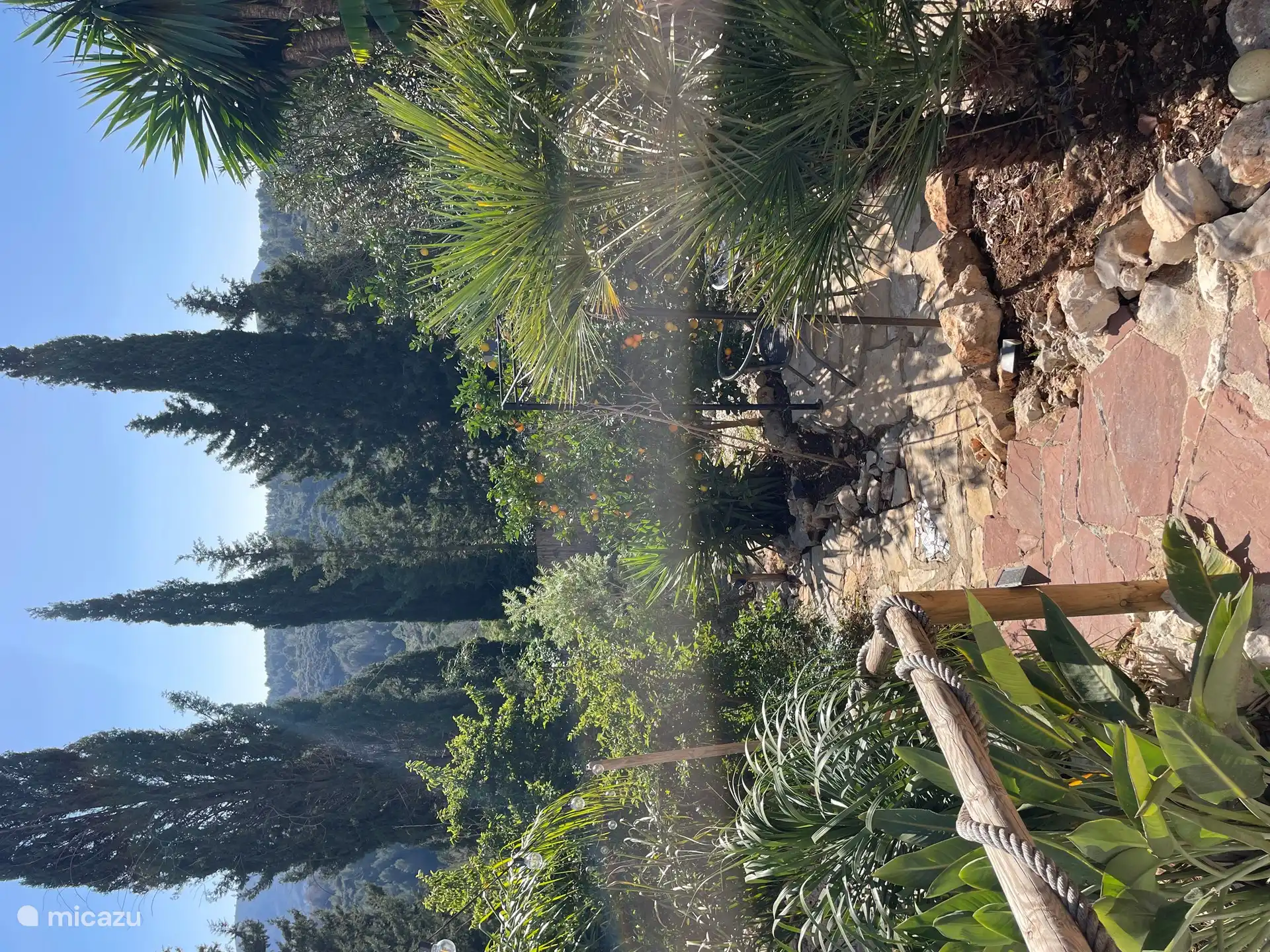 Pad naar de bodem van de tuin 