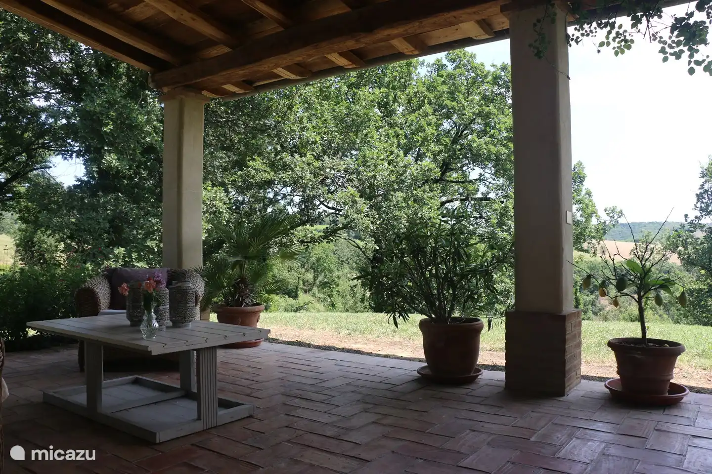 Vordere Terrasse, überdacht