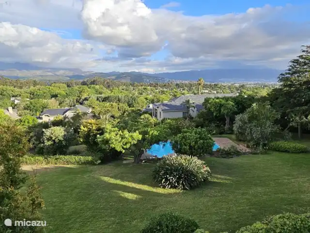 Location de Vacances Afrique du Sud, Le Cap (Cap occidental), Somerset West, gîte / cottage - Chaumière Somerset Ouest Espace jardin avec vue sur les monts Hottentots