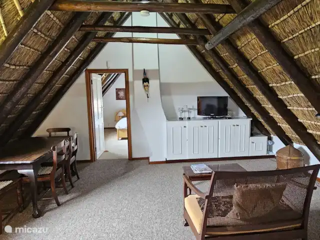Location de Vacances Afrique du Sud, Le Cap (Cap occidental), Somerset West, gîte / cottage - Chaumière Somerset Ouest Palier avec différents coins salons et TV avec chaînes satellite