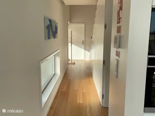 vakantiehuis huren in Portugal, Costa de Prata, Murtosa – Modern schuurhuis op het platteland Gang van woonkamer naar slaapkamer 1