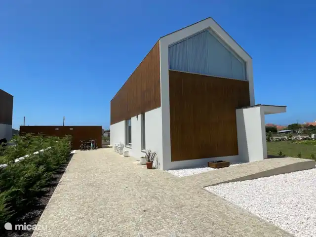 vakantiehuis huren in Portugal, Costa de Prata, Murtosa – Modern schuurhuis op het platteland Vooringang