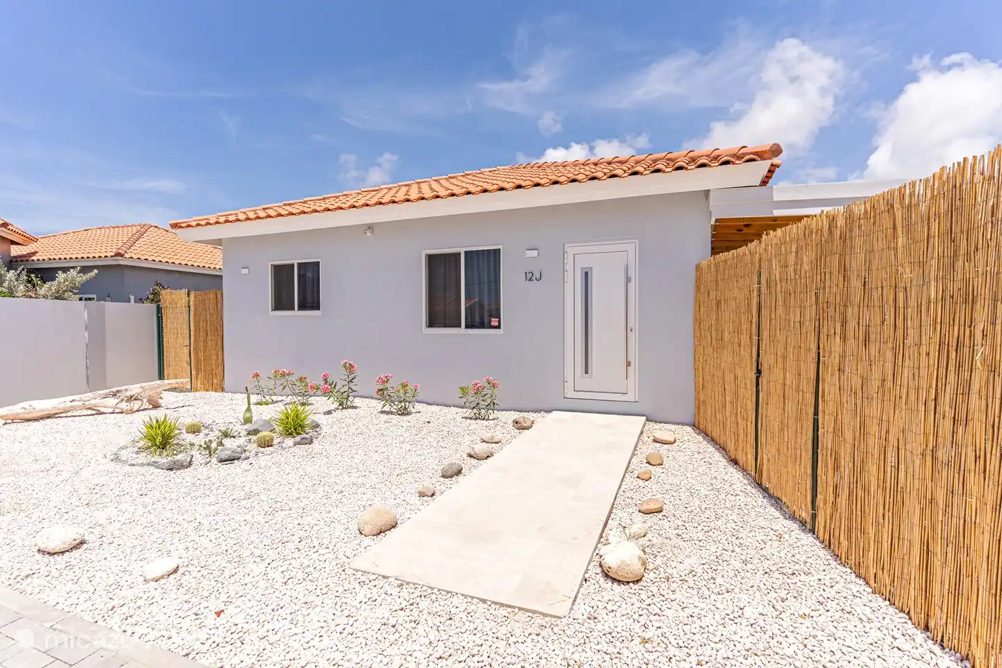 Der Haupteingang zu Ihrer Residenz.