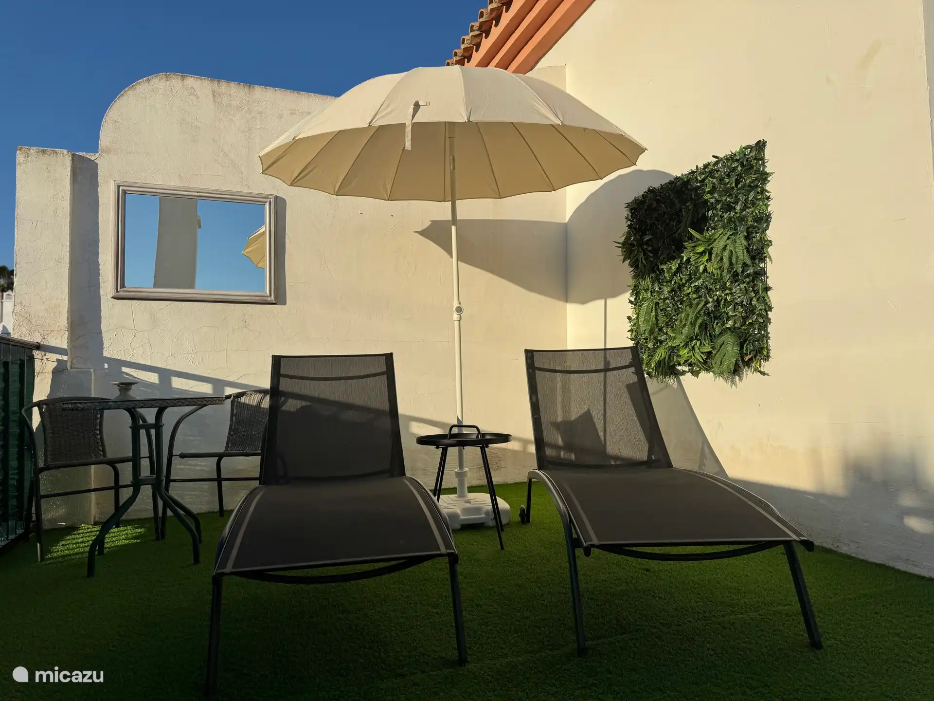 Enjoy the evening sun with a view of the golf course 