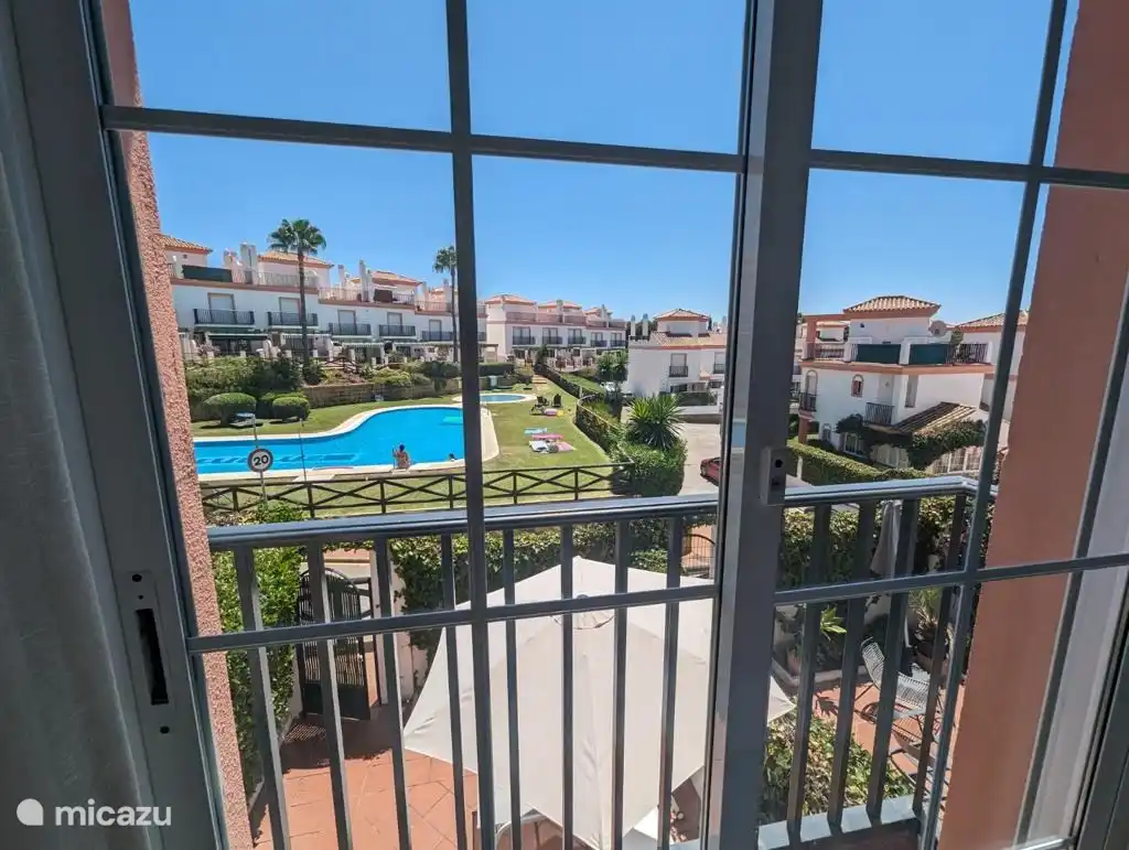 View from front bedroom with 2 single beds. 