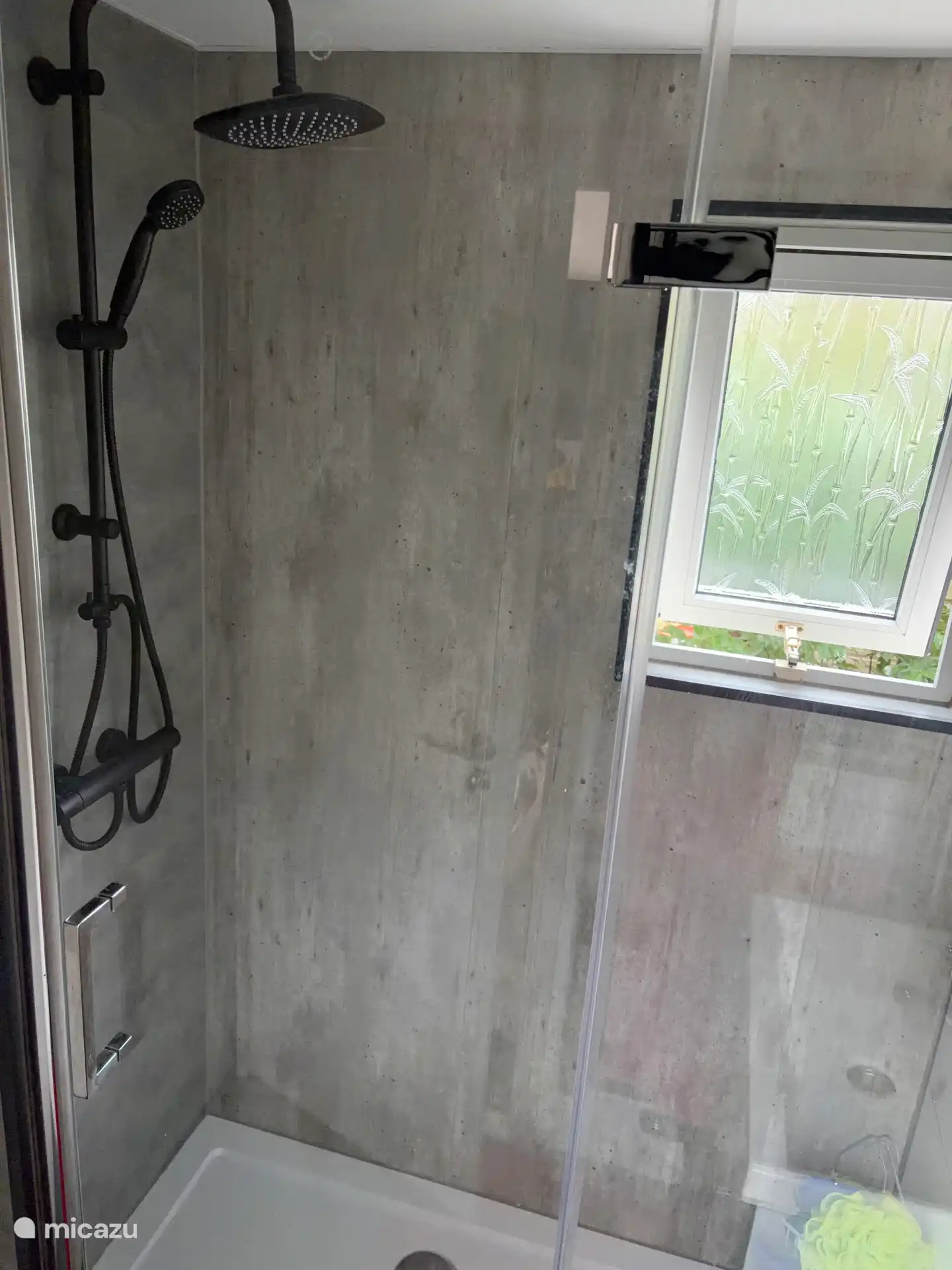 Regendouche en handdouche