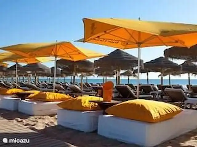 apartamento en España, Costa Blanca, Gran Alacant - Santa Pola – Casa Gran Alacant La playa de Carabassi está a 5 minutos en coche desde la Casa o a 10 minutos con el tren de Gran Alacant, unos 20 minutos andando.