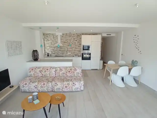 apartamento en España, Costa Blanca, Gran Alacant - Santa Pola – Casa Gran Alacant Amplio y luminoso salón con cocina abierta, equipada con todo el equipamiento necesario.