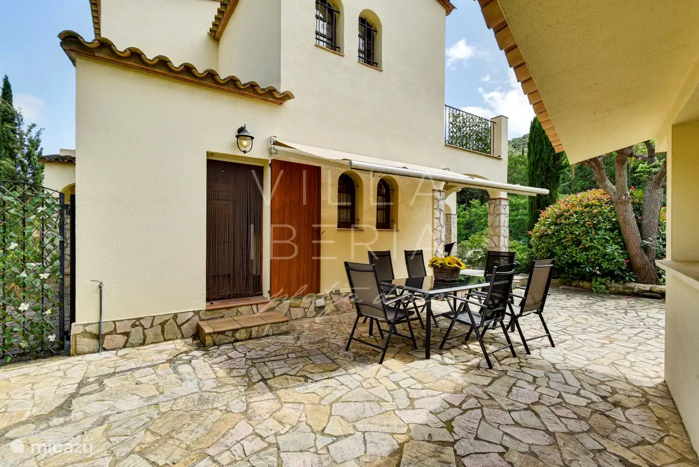 Avec accès à la cuisine