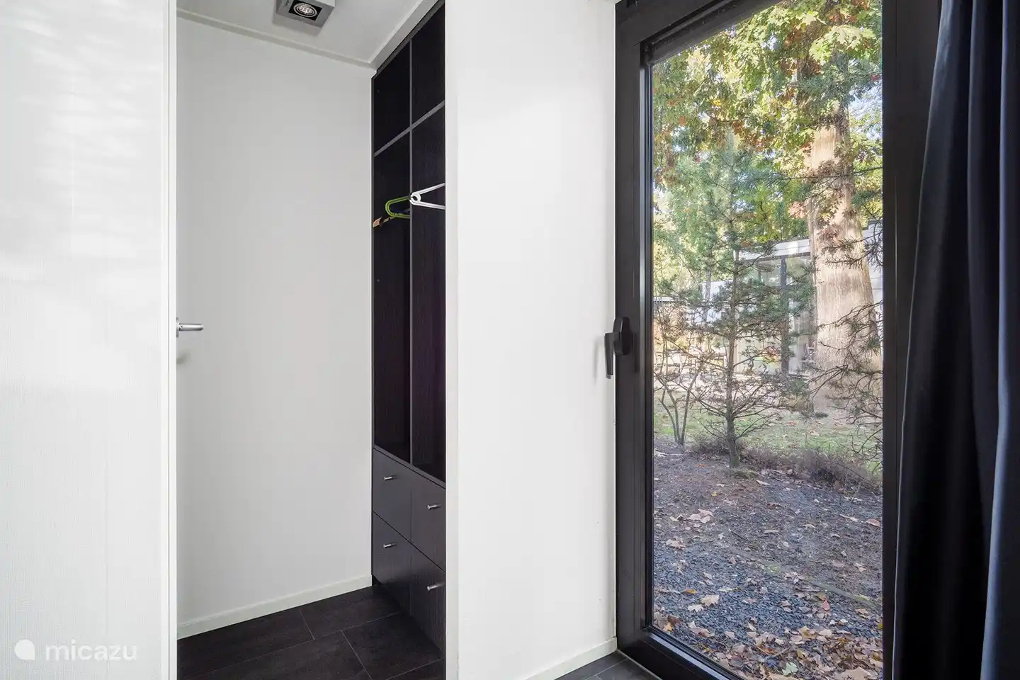 Schrank im Schlafzimmer