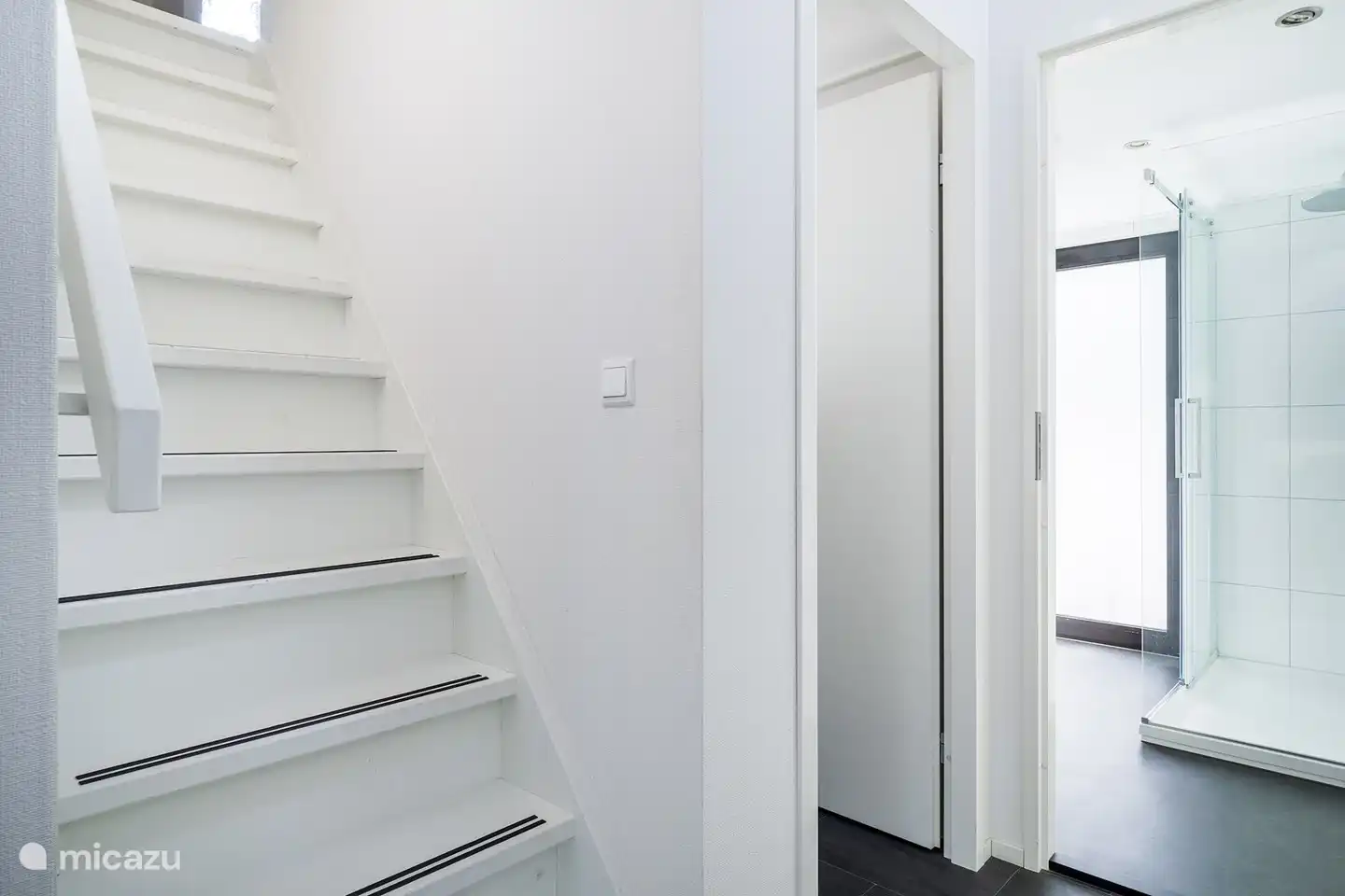 die Treppe nach oben