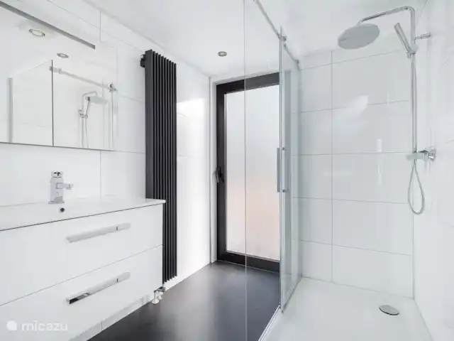 Maison de vacances Maridu Forest Cube | Pays-Bas, Gueldre, Arnhem - maison de vacances douche séparée avec lavabo