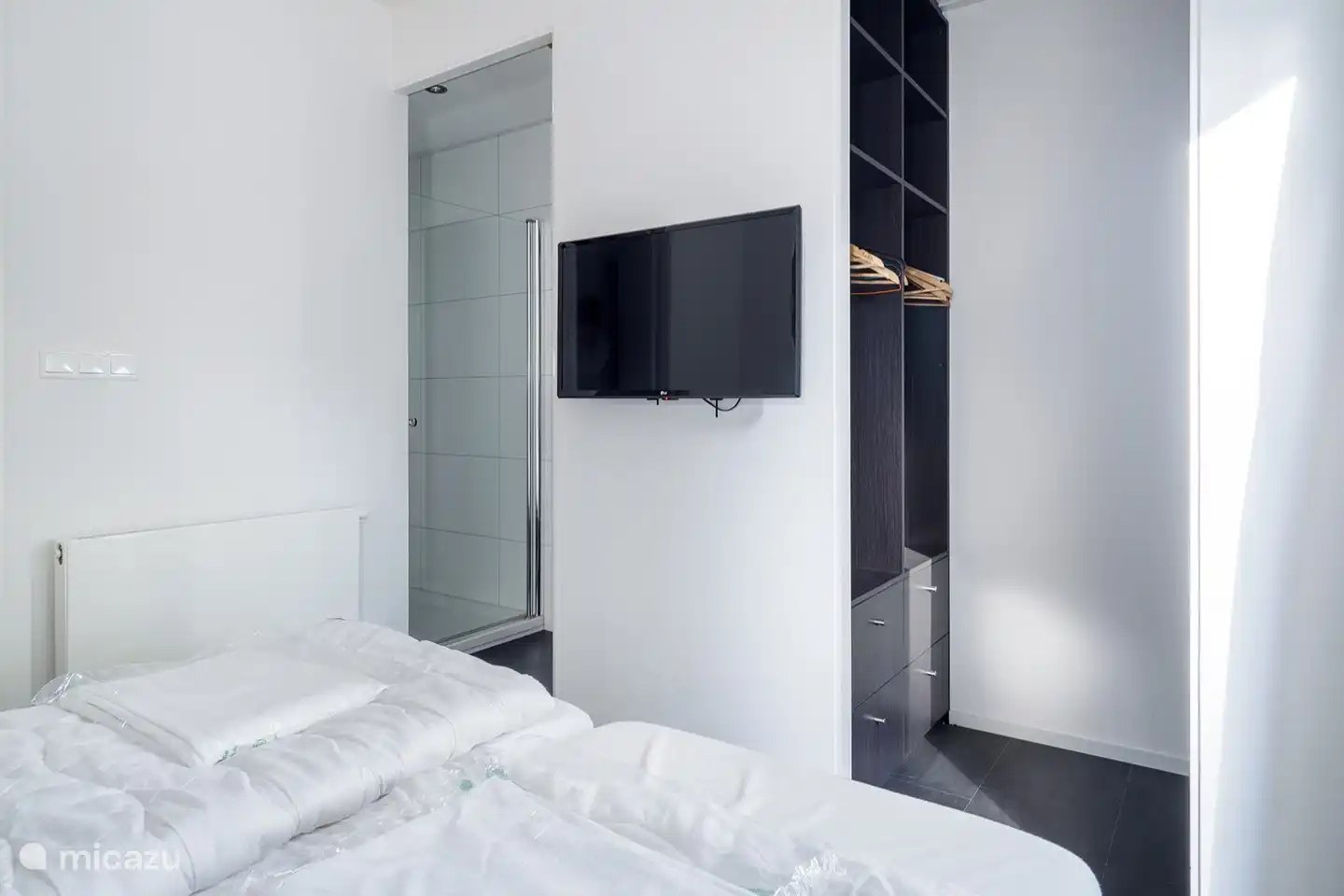 Im Doppelzimmer gibt es auch einen Fernseher