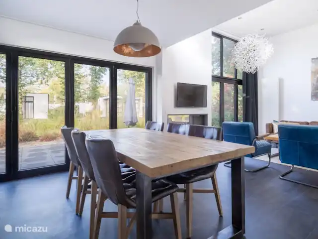 Maison de vacances Maridu Forest Cube | Pays-Bas, Gueldre, Arnhem - maison de vacances table à manger vue du salon