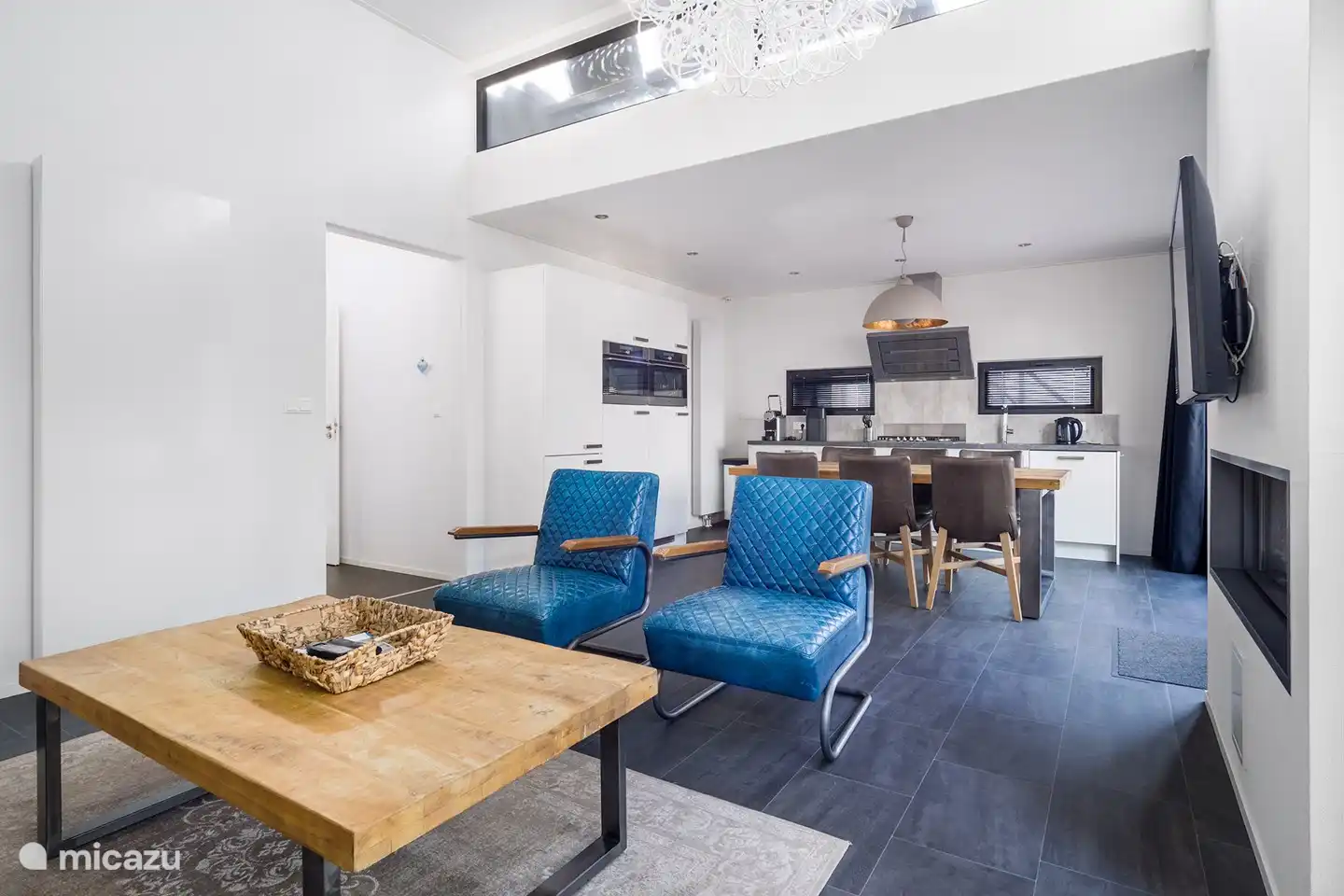 Wohnzimmer und Küche