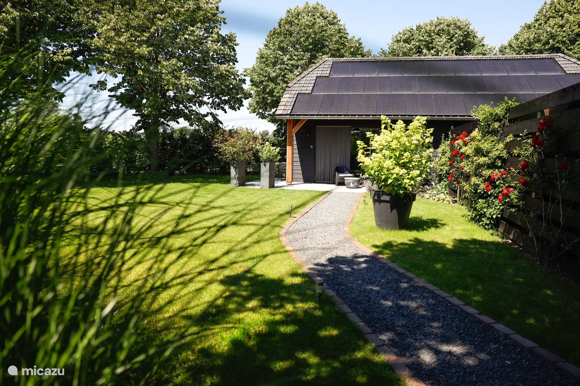 Der schöne Garten, der mit Liebe und Freude gepflegt wird. 