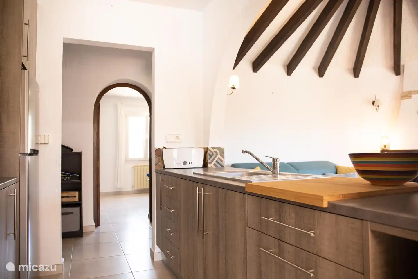 Die Küche ist komplett ausgestattet