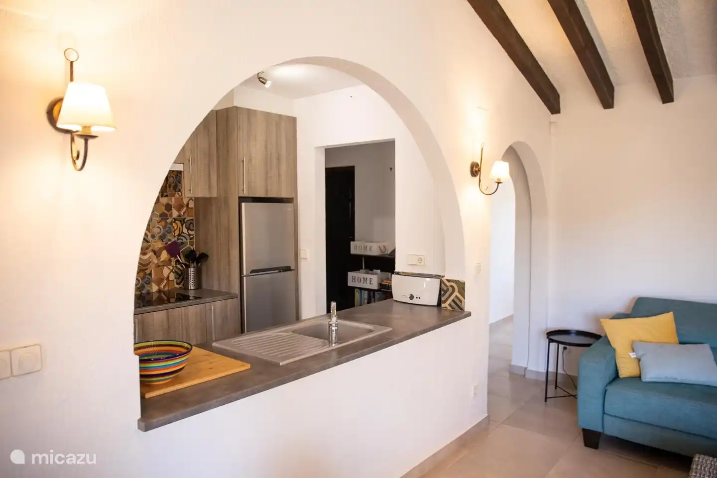 Die Küche ist komplett ausgestattet