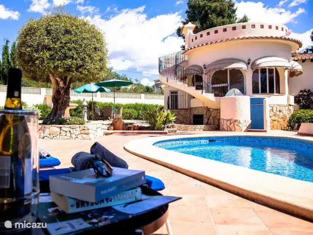 Villa La Perla | Espagne, Costa Blanca, Moraira - villa Détendez-vous et lisez votre livre au bord de la piscine
