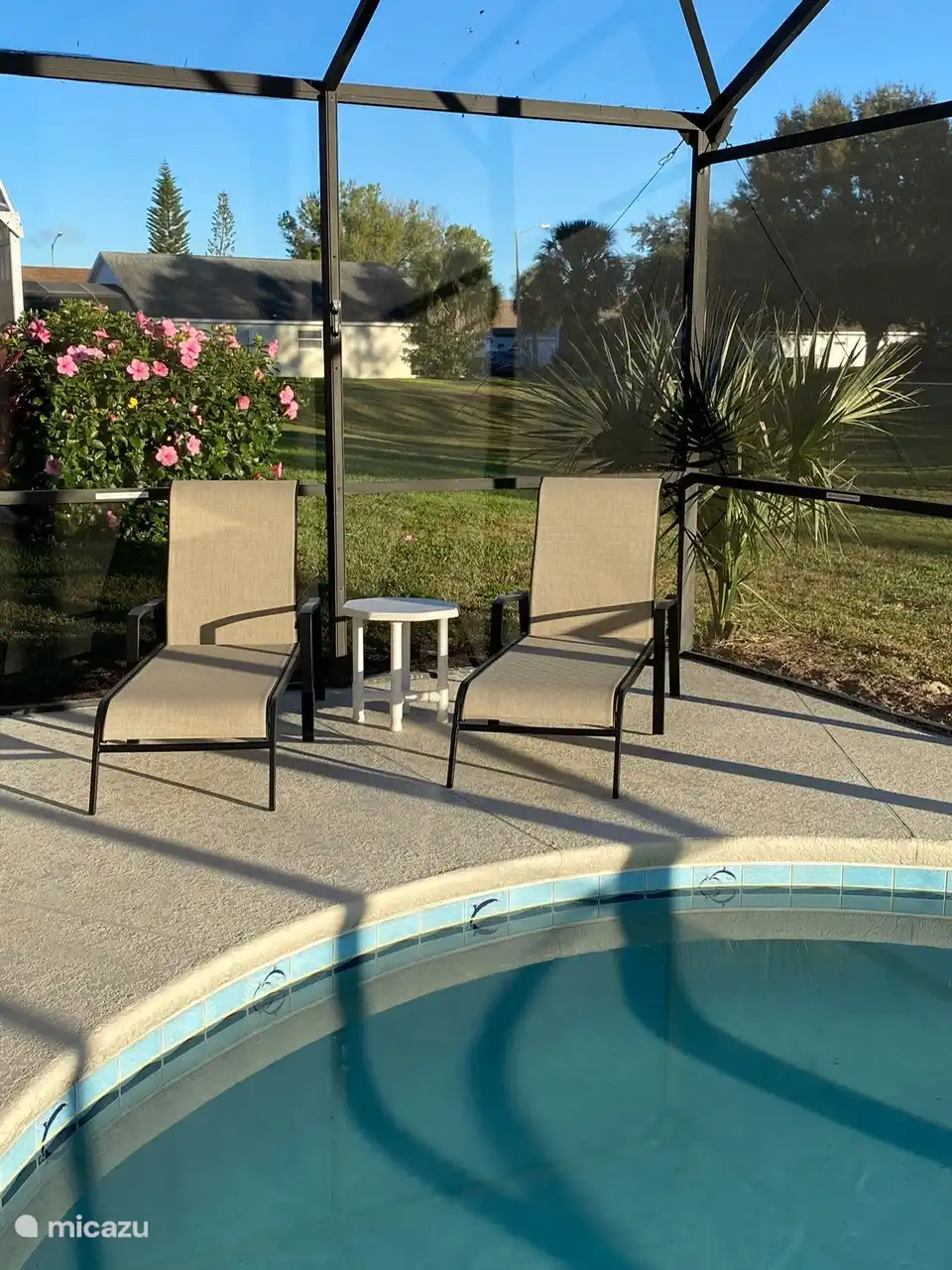 Terrasse de la piscine