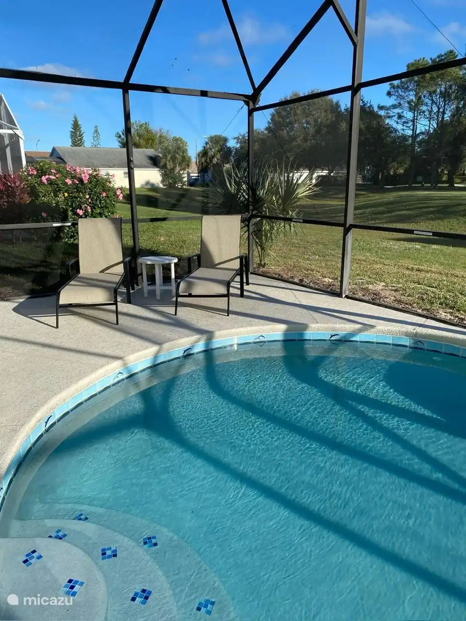 Terrasse de la piscine