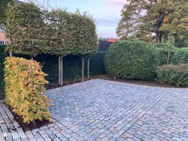 Danenhof en Bélgica, Amberes, Herselt - casa vacacional ¡Encuentre fácilmente una plaza de aparcamiento para 2 coches delante de la puerta!