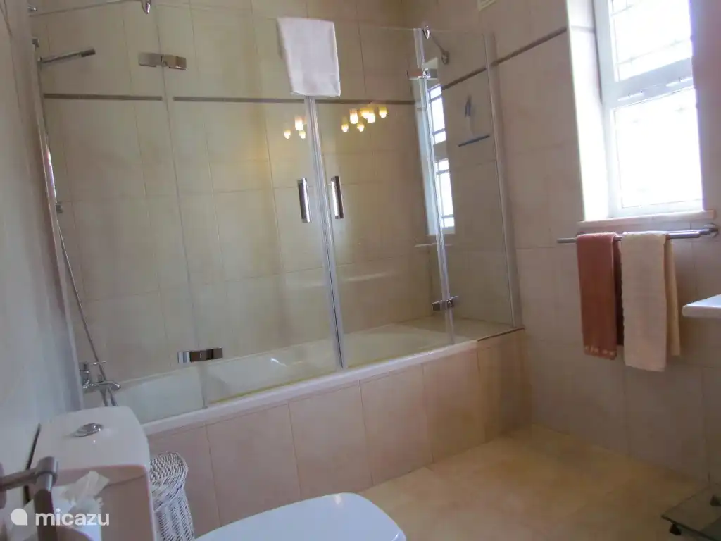 Badezimmer - Schlafzimmer 4