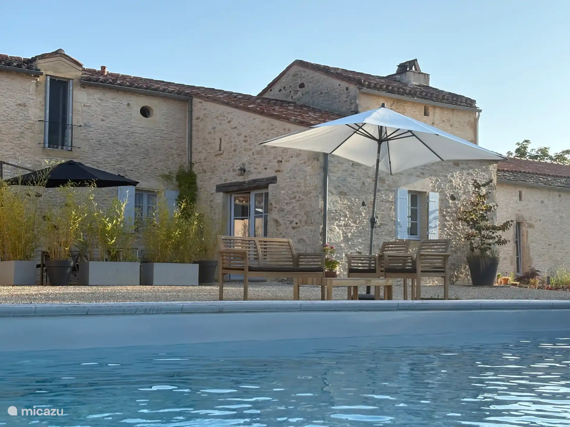 Location longue durée, France, Lot-et-Garonne, Blanquefort-sur-Briolance, gîte / cottage Chambre en pierre - gîte Monpazier