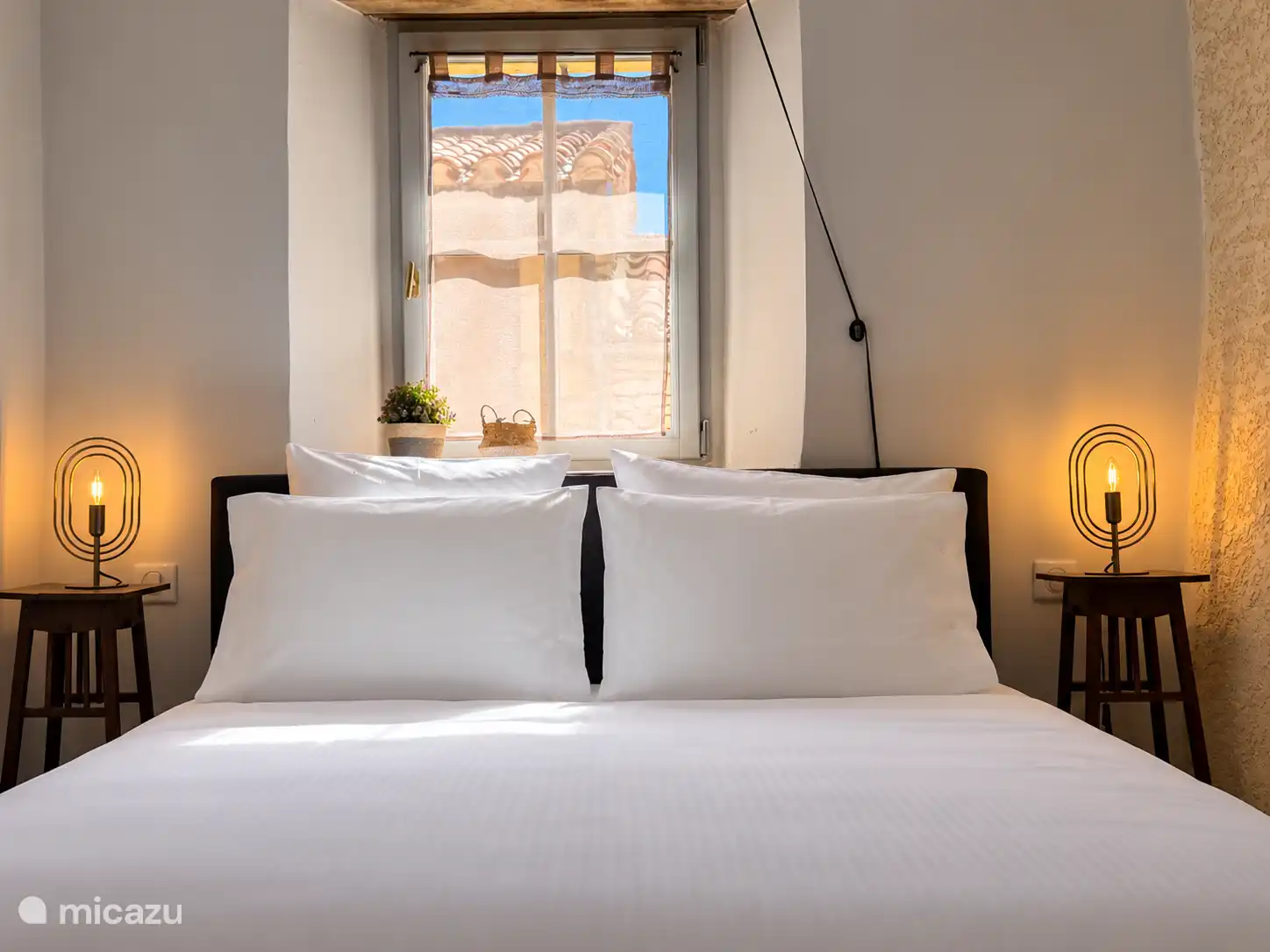 Bedroom with a very good 2 person bed  