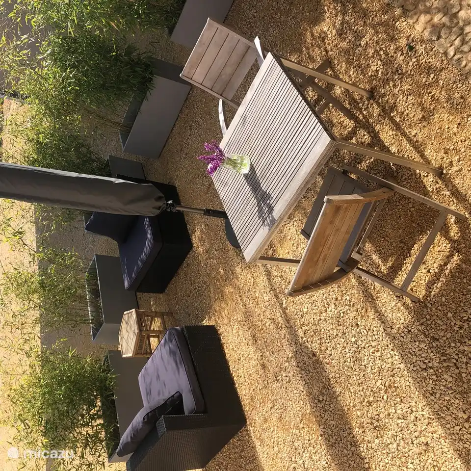 Spacious private terrace.
Room en pierre