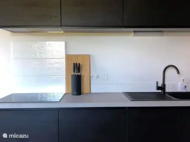 Chambre en pierre - gîte Monpazier en Francia, Lot y Garona, Blanquefort-sur-Briolance - casa rural / cabaña La cocina está totalmente equipada.
Habitación en piedra