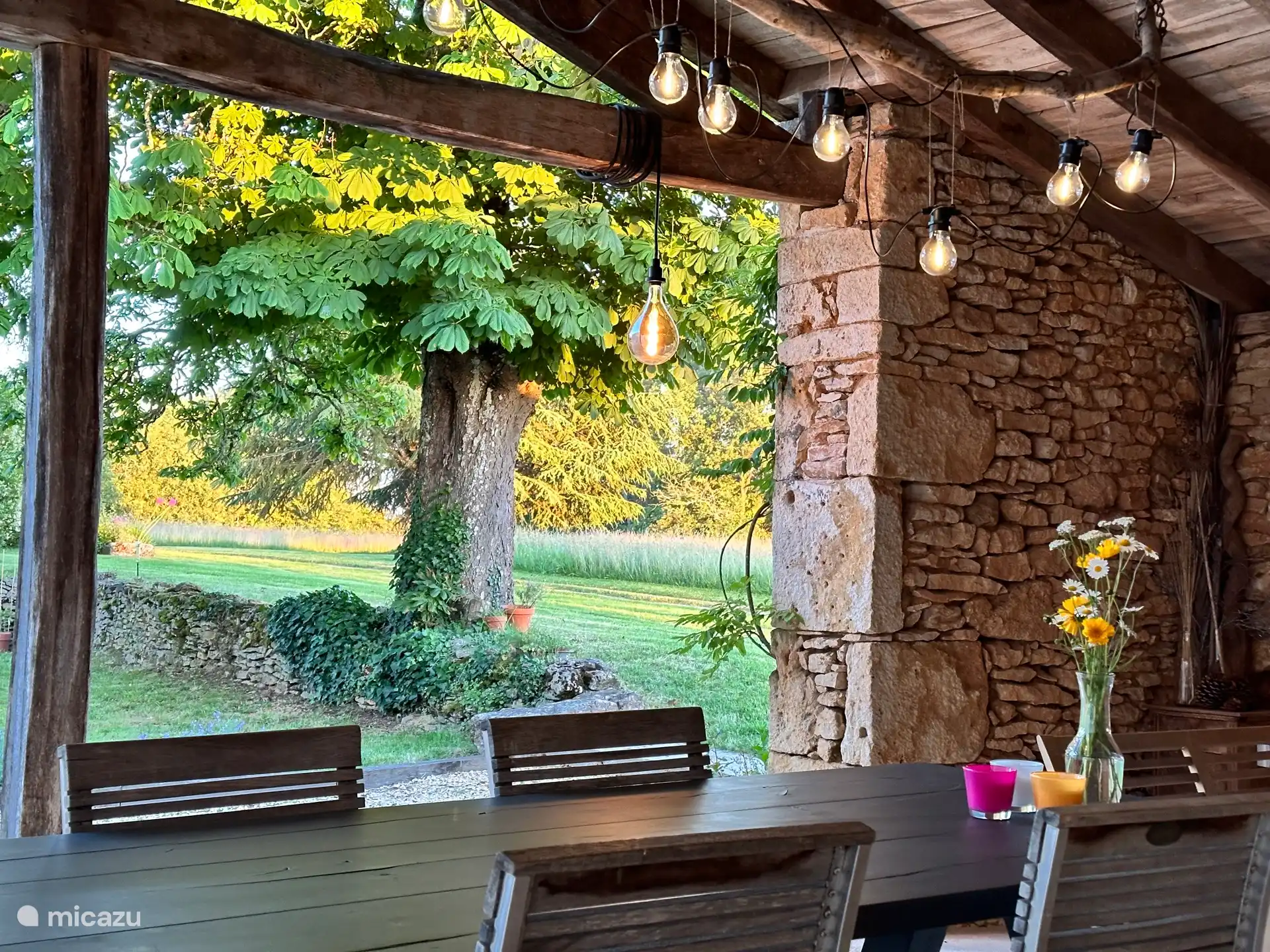 Uitzicht vanaf het overdekt terras