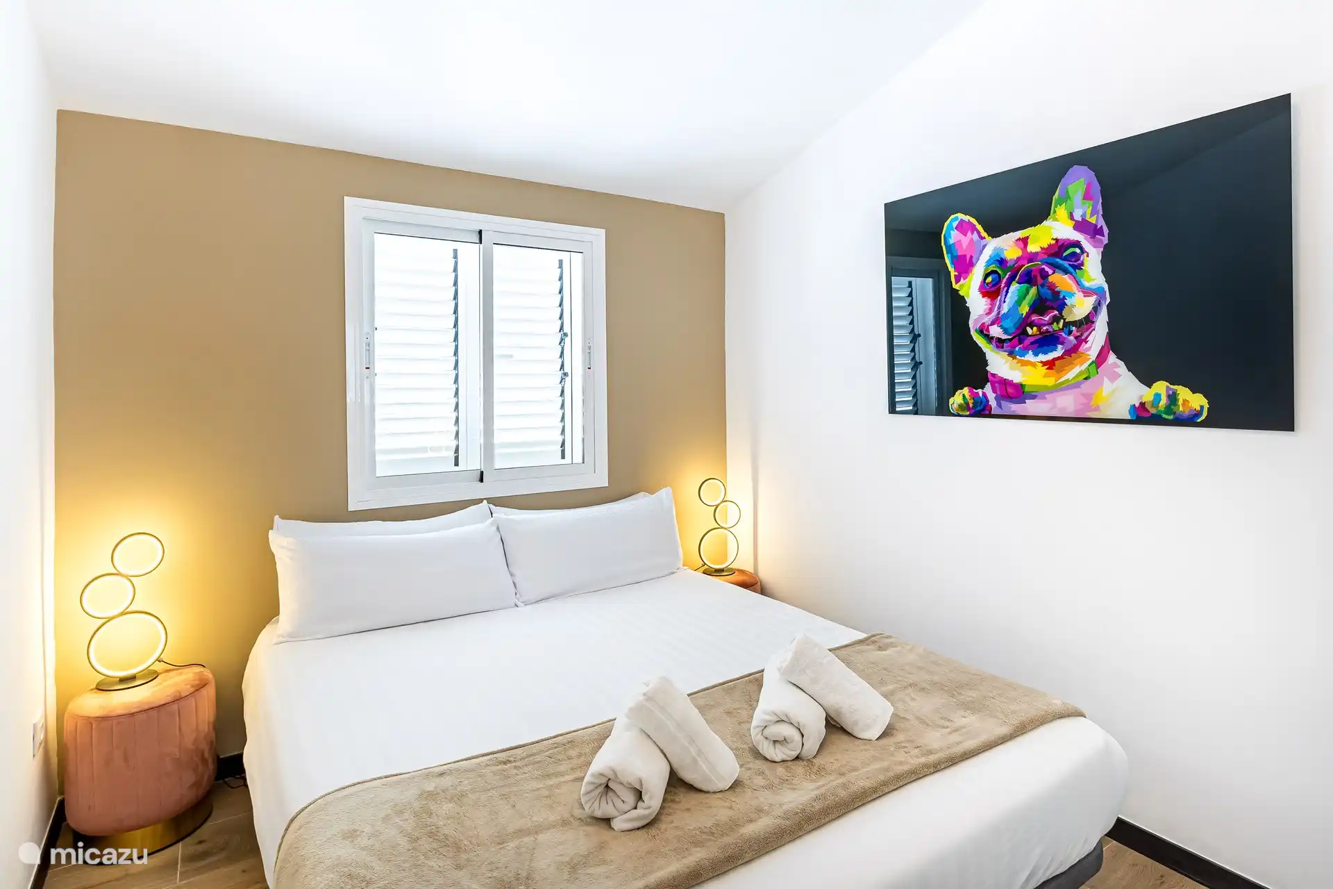 Chambre avec lit double