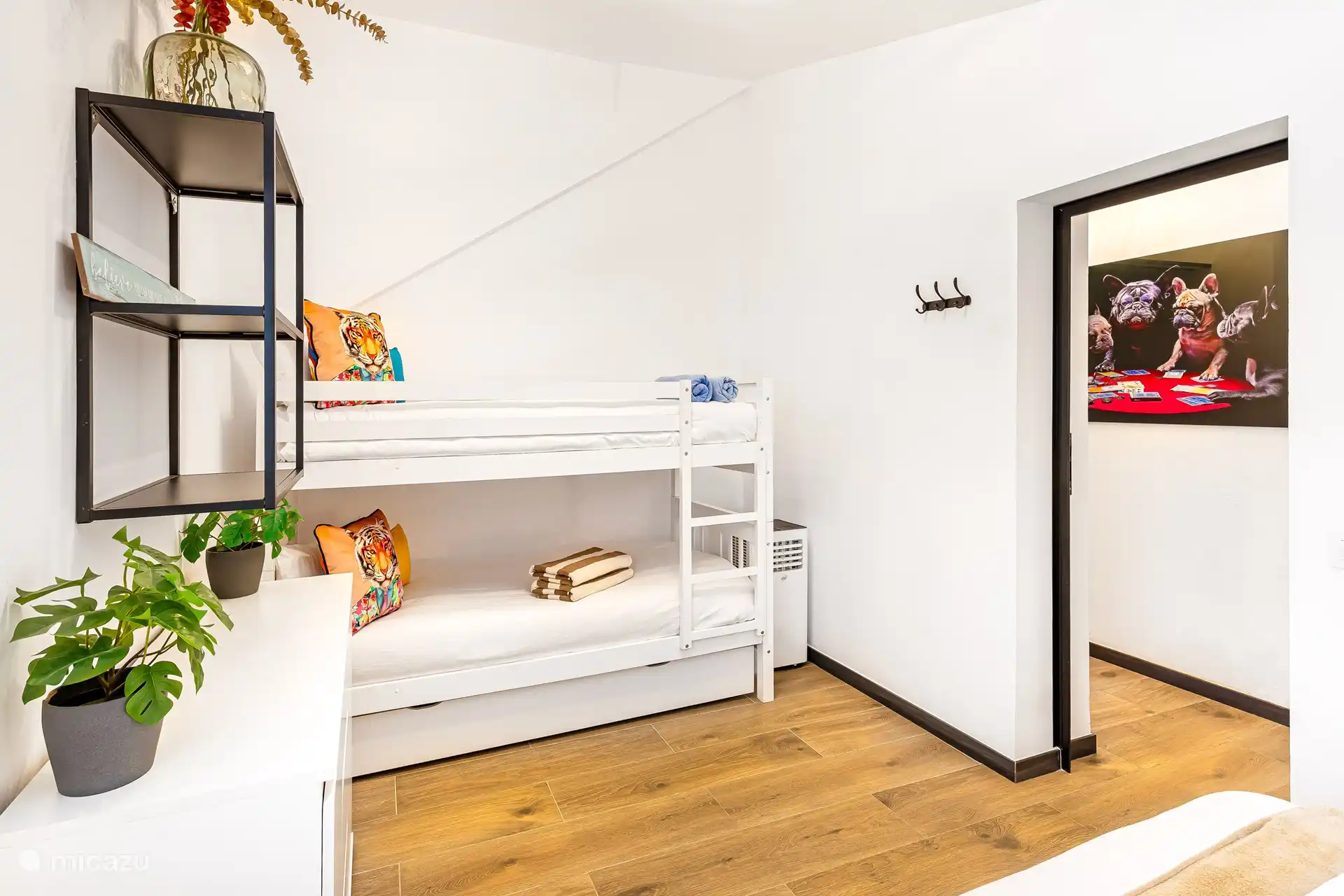 Chambre d’enfant avec lits superposés