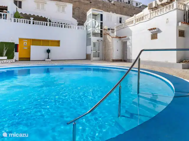 villa huren in Spanje, Gran Canaria, Puerto Rico – Moderne villa met zwembad Heerlijk zwembad. Gedeeld met een aantal buren (die er zelden gebruik van maken). Niet verwarmd maar dat is niet nodig vanwege de aangename temperaturen.