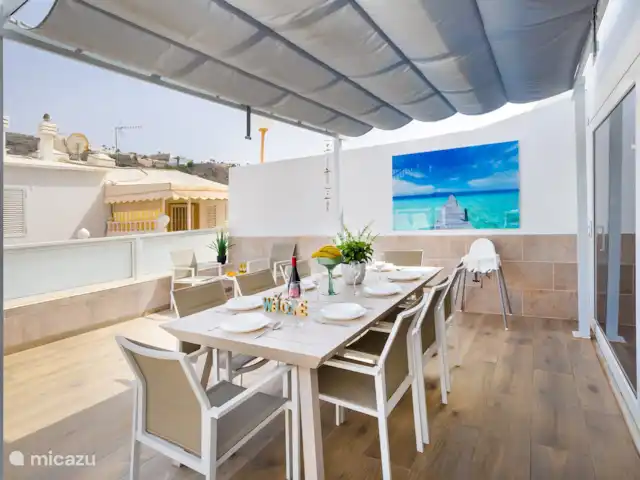 villa huren in Spanje, Gran Canaria, Puerto Rico – Moderne villa met zwembad Er kan ook buiten gegeten worden