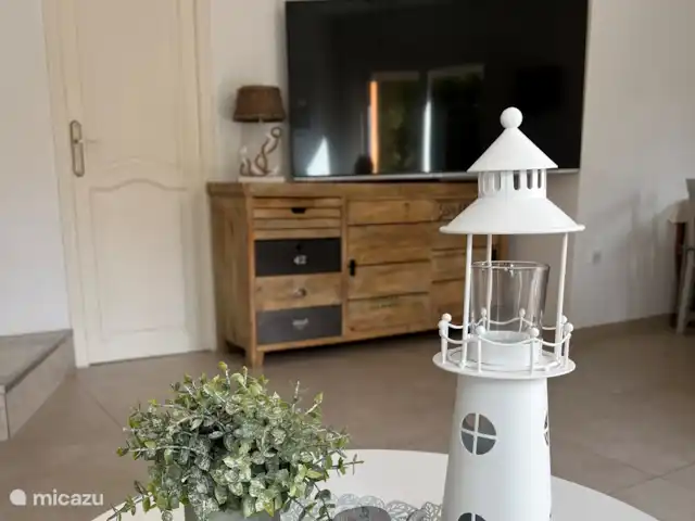 CasaSaintAygulf en Francia, Costa Azul, San Aygulfo - casa vacacional Televisor de la sala de estar