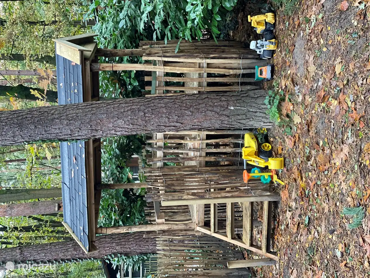 Cabane dans le jardin