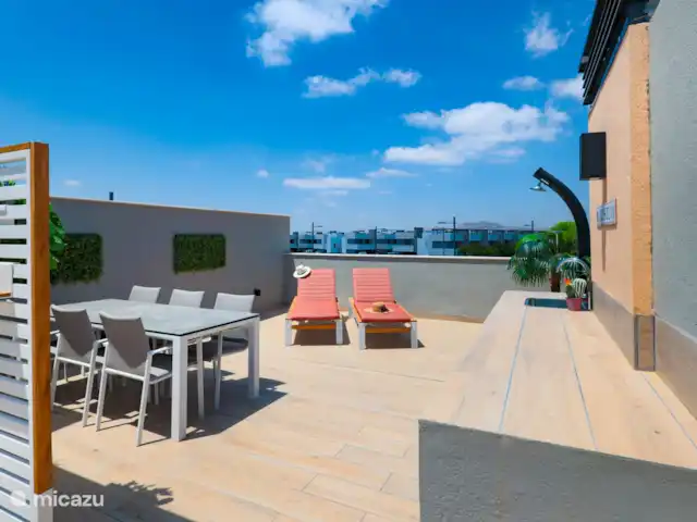 Casa Madreselva Santa Rosalia Resort | Espagne, Costa Cálida, Torre Pacheco - appartement Terrasse sur le toit avec chaises longues et douche extérieure