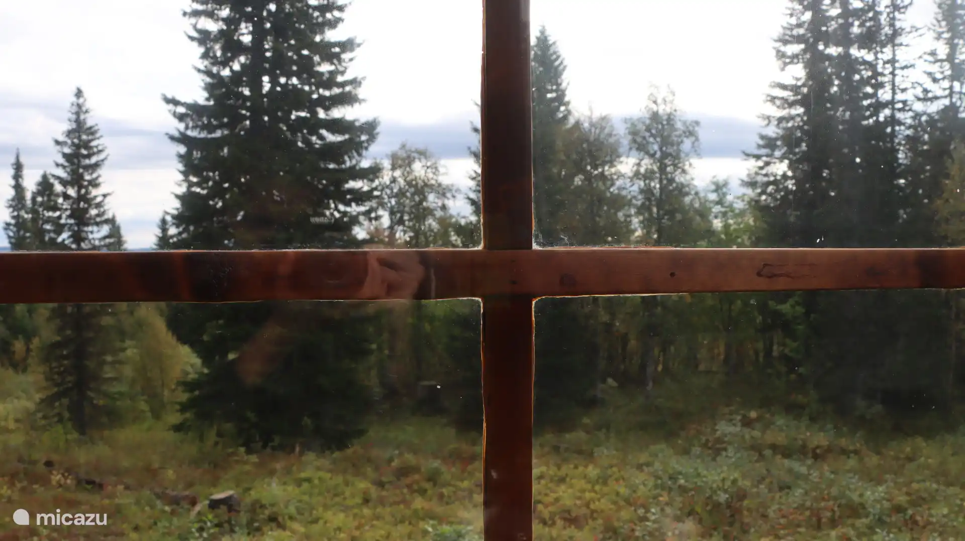 Vista del lago Åkersjön desde la parte trasera