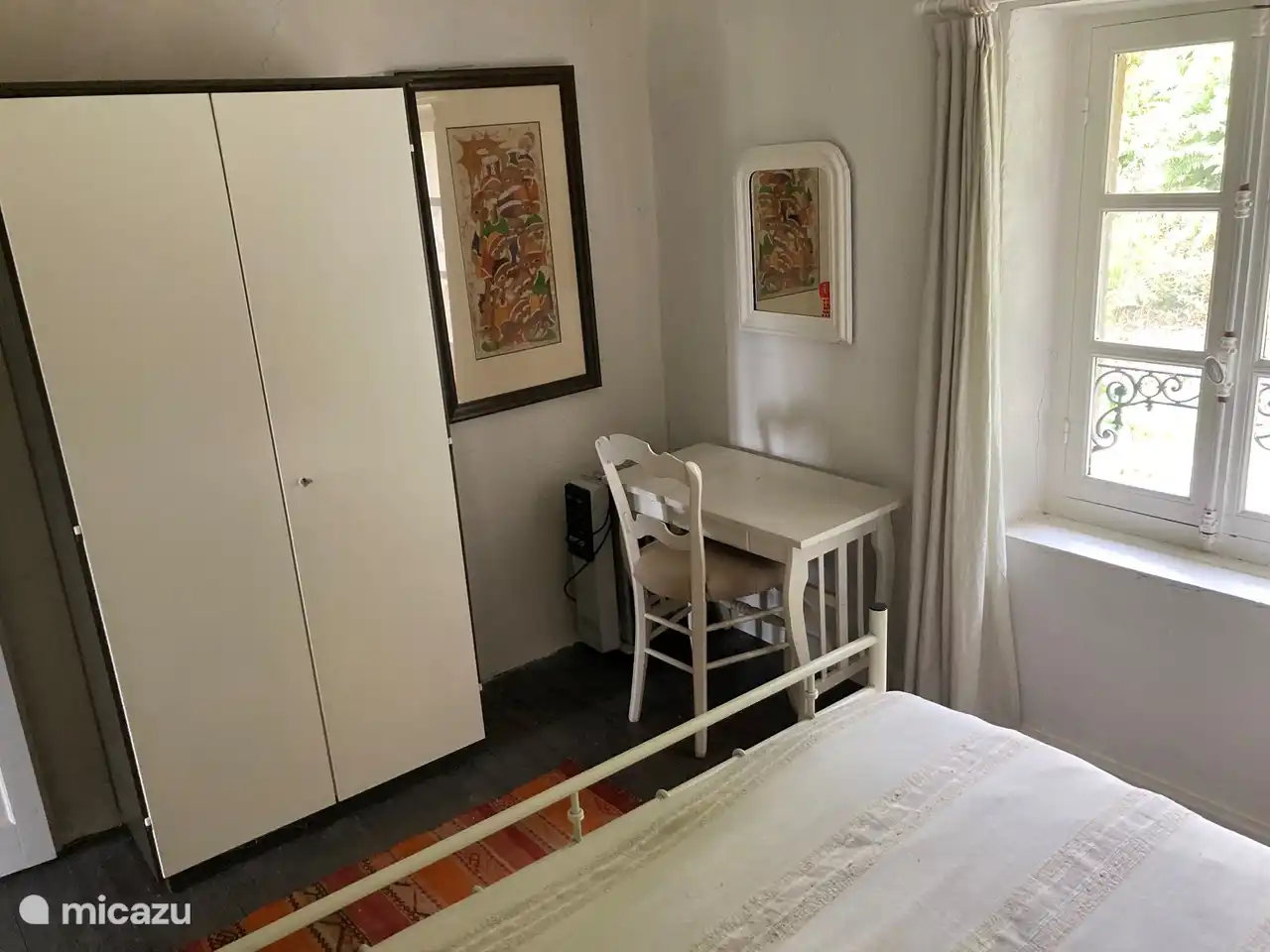 idem 2ème chambre avec armoire à linge