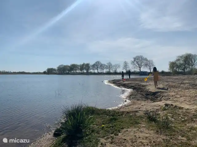 Casa Verónica en Países Bajos, Overijssel, Raalte - chalet Estanque para pescar/nadar solo accesible para los huéspedes del parque.
