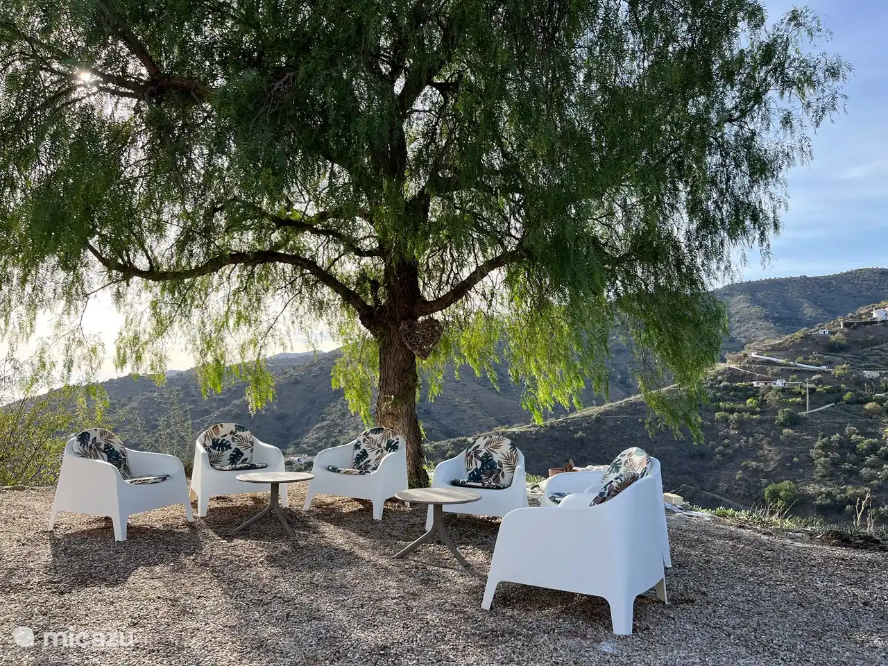 Casa Saga is niet alleen een vakantiebestemming; het is een magische plek waar de natuurlijke schoonheid en de warme gastvrijheid van Spanje samenkomen om herinneringen te creëren.